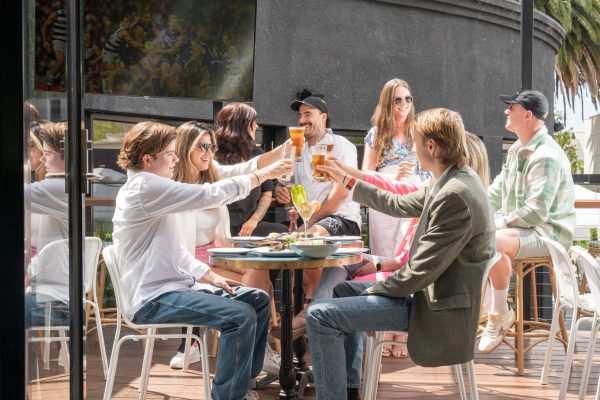 Kingston_Phs_PeopleDeckOutdoors-19 (4)